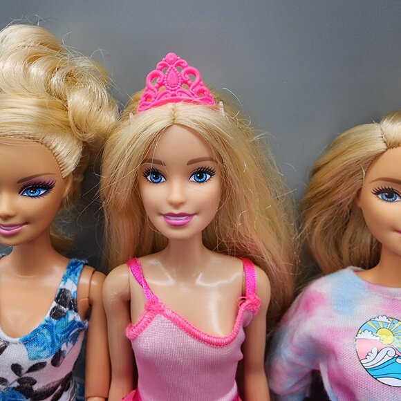 Vintage & Modern Barbie Dolls Lot of 4 + Outfits Pink Skirt Dress Lace 90s - Picture 4 of 16